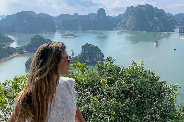 Luxury Ha Long Bay Day Cruise from Hanoi — 5-Star Cruise with Jacuzzi & Kayaking photo 3