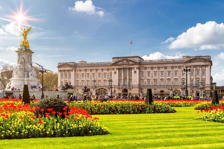 Changing of the Guard & Thames Ride: 2-Hour Royal Walk Through Westminster photo 2