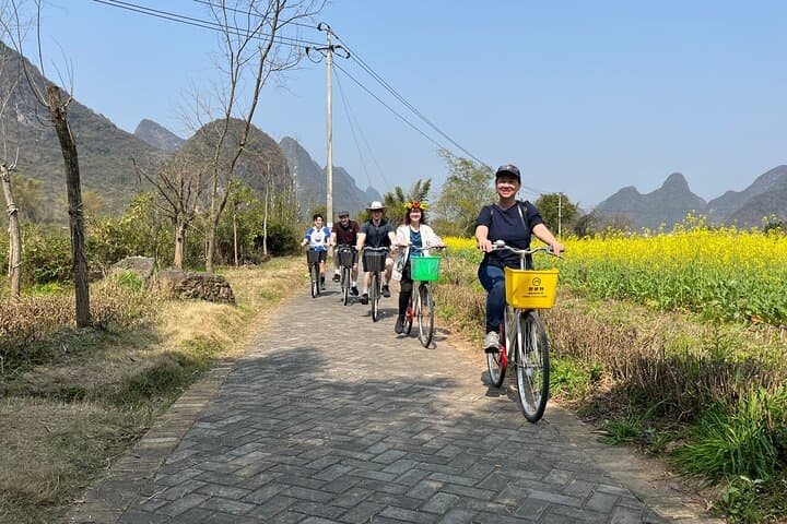 Yangshuo Bike and Bamboo Raft Half-Day Tour: Yulong River Karst Ride photo 2