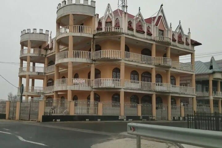 Ferentari & Rahova: Private Social-Insight Tour of Bucharest's Margins photo 5