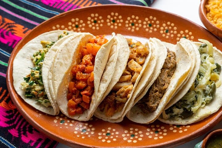 Polanco Taco Experience: 5-Taco Tasting & Mezcal Pairing in Mexico City