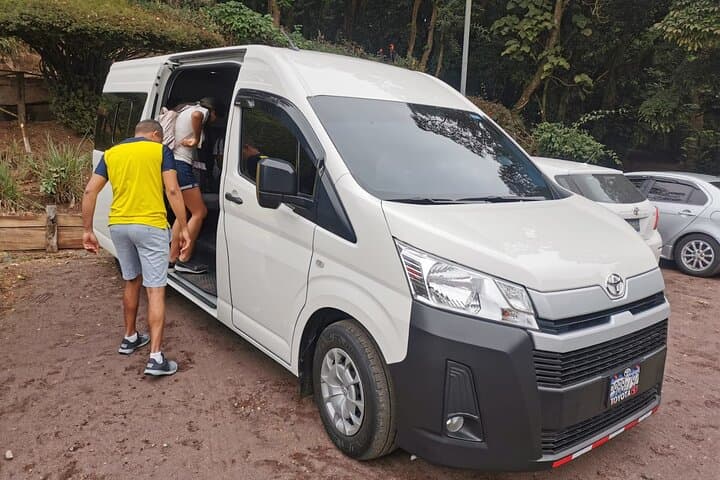 Private Airport Transfer to El Tunco & El Zonte | Comfortable Van from SAL Airport photo 1
