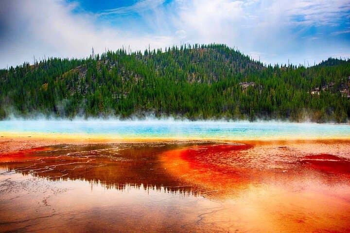 Explore Yellowstone and Grand Teton: A 4-Day Guided National Park Adventure from Salt Lake City