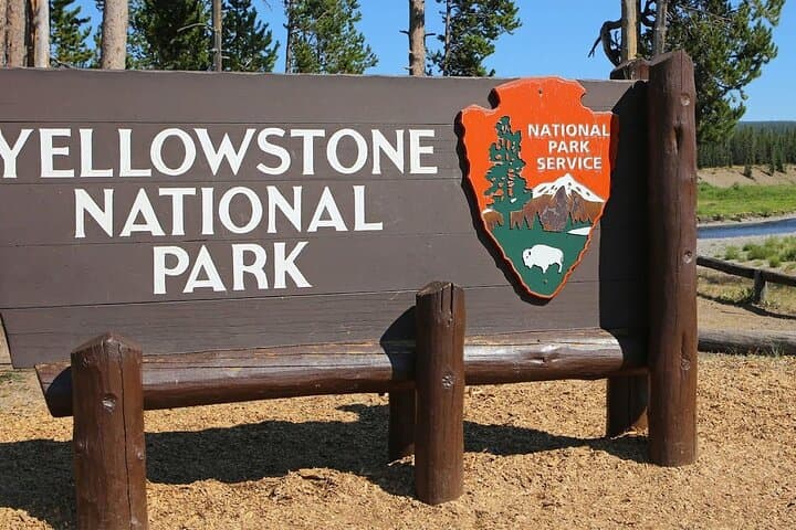 Explore Yellowstone and Grand Teton: A 4-Day Guided National Park Adventure from Salt Lake City photo 3
