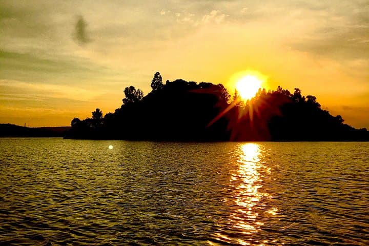Karongi Day Trip: Hiking, Birding & Lake Kivu Wildlife Trails photo 4