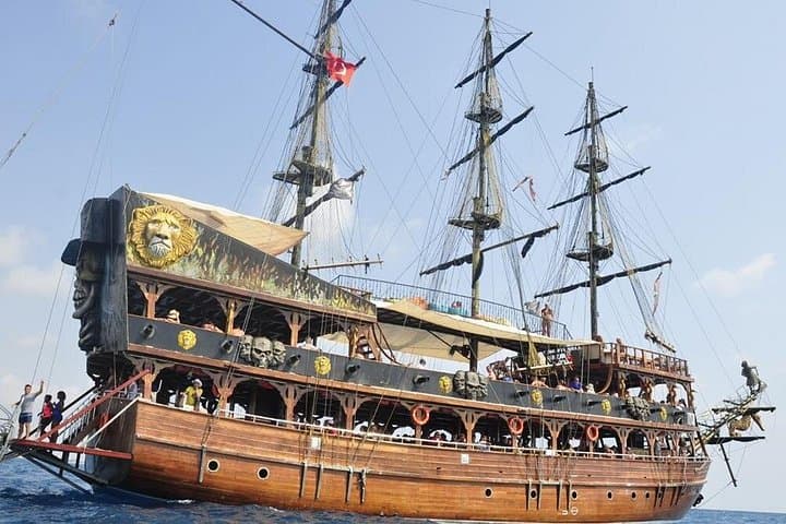 Side Blau Laguna Pirate Boat Cruise: Manavgat River, Snorkel & Foam Party photo 4