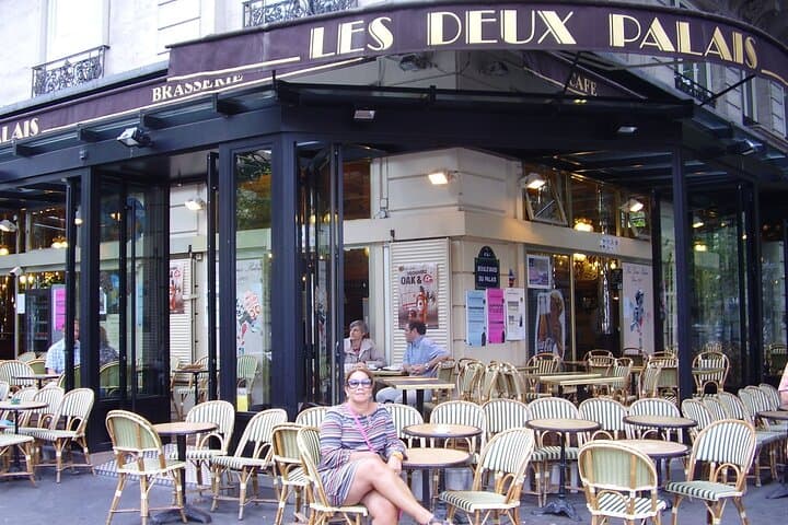 Private Transfer Reims to Paris with 2-Hour Epernay Stop — Avenue de Champagne Visit photo 5