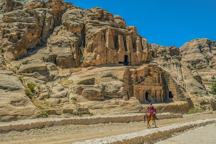 Petra 2-Day Tour from Tel Aviv: Overnight at Petra with Authentic Lunch photo 4