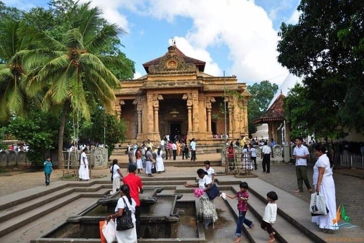 Colombo Port Shore Excursion: Kelaniya Temple & City Highlights (3-Hour Private Tour) photo 6
