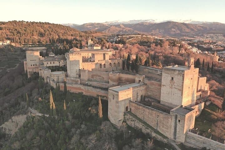 Private Granada Walking Tour: Albayzin, Sacromonte & Mirador de San Nicolas photo 2