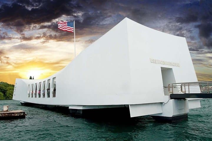 Luxury Small-Group Pearl Harbor Tour: USS Arizona Memorial with Reserved Tickets photo 1