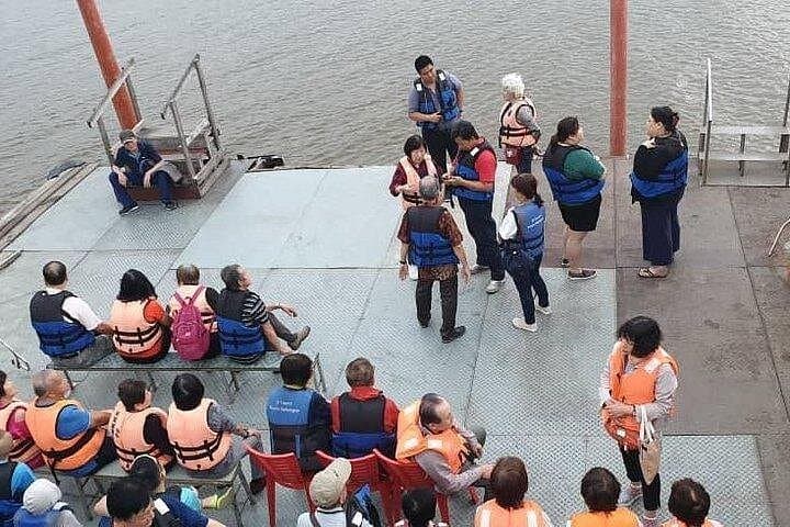 Kuala Selangor Fireflies & Hot Spring Nature Tour: Evening Boat Ride and Bukit Melawati photo 3