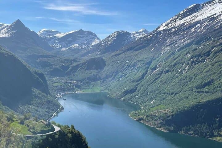 Geiranger from Hellesylt: Dalsnibba & Djupvatn Scenic Bus Tour