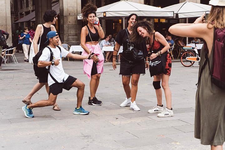 Moonwalk Tour: Barcelona City Music Game — Riddles, Rumba & After-Hours Bars photo 2