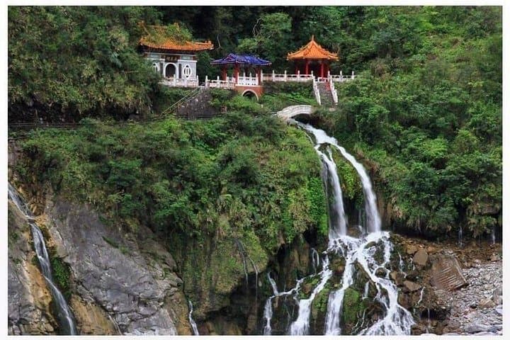 Private Day Trip to Taroko Gorge from Taipei — Hualien Full-Day Tour photo 2