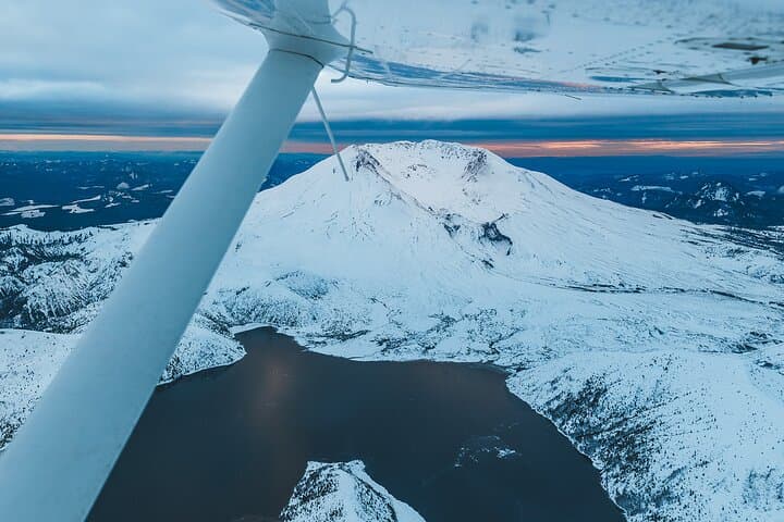 Soaring Over Mt. St. Helens: Envi Adventures Air Tour from Troutdale photo 5