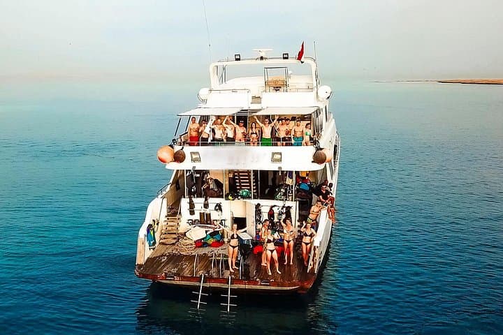 Red Sea Kite Cruise: 7-Night Hurghada Kitesurfing Adventure photo 2