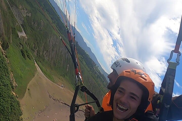 Paragliding over Sopelana Cliffs: 30-Minute Flight from Bilbao photo 5