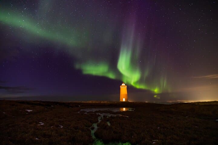 Private Northern Lights Hunt from Reykjavík with Icelandic Pastries & Hot Chocolate photo 4