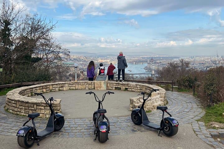 Scoot Gellért Hill: E-scooter Citadel Tour for Panoramic Budapest Views