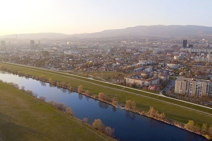 Private Panoramic Flight Over Zagreb — 25–30 Minute Cessna City Air Tour photo 3