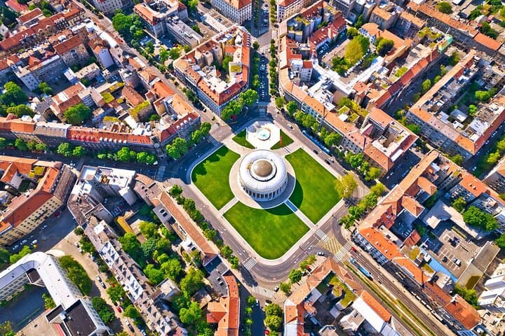 Private Panoramic Flight Over Zagreb — 25–30 Minute Cessna City Air Tour photo 2