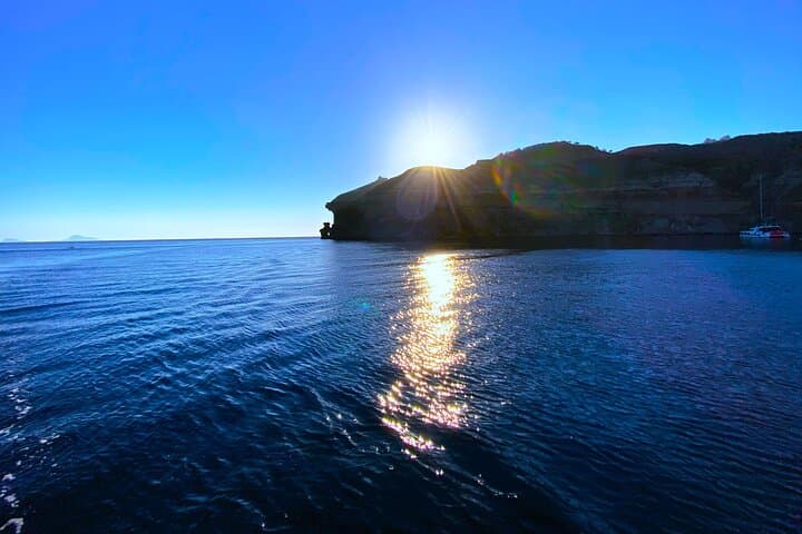 Santorini Caldera Sunset Catamaran: Semi-Private Sail, Volcano Hot Springs & Dinner