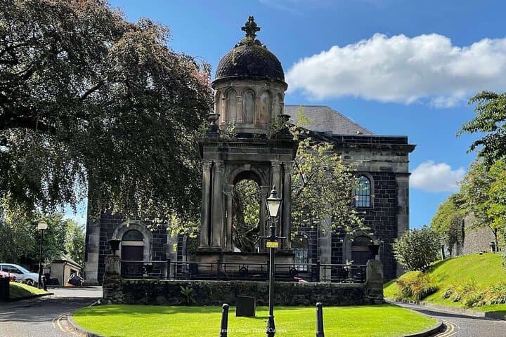 Stirling Private 2-Hour Walking Tour with Gin Tasting at Stirling Distillery photo 4