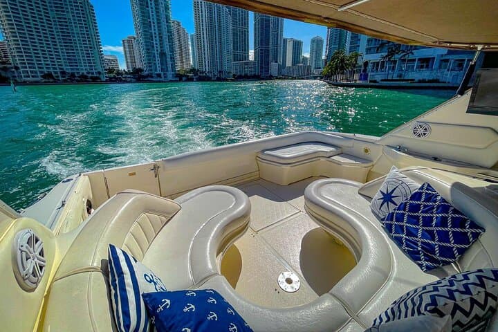 Private 52' Yacht Charter on Biscayne Bay — Miami Day Cruise photo 5