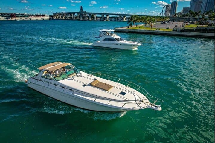 Private 52' Yacht Charter on Biscayne Bay — Miami Day Cruise