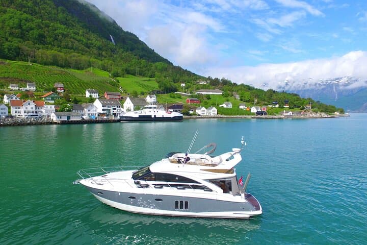 Private 4-Day Bergen to Hardangerfjord Fjord Cruise photo 1