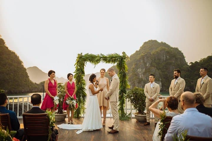 Bai Tu Long Bay Full-Day Cruise: Kayak Thien Canh Son Cave Away from Halong Crowds photo 5