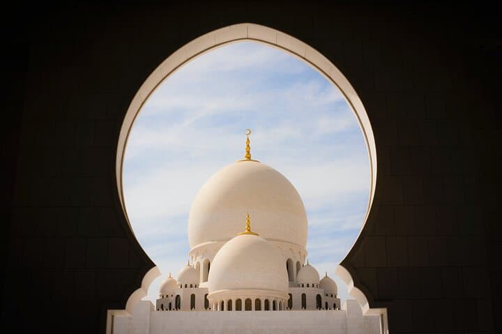 Private Abu Dhabi Full-Day Tour: Sheikh Zayed Grand Mosque, Corniche & Emirates Palace photo 6