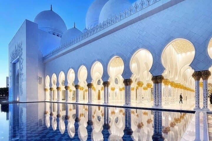 Private Abu Dhabi Full-Day Tour: Sheikh Zayed Grand Mosque, Corniche & Emirates Palace photo 5