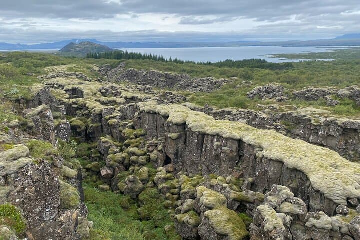 Golden Circle & Kerid Crater: Premium Full-Day Tour from Reykjavik