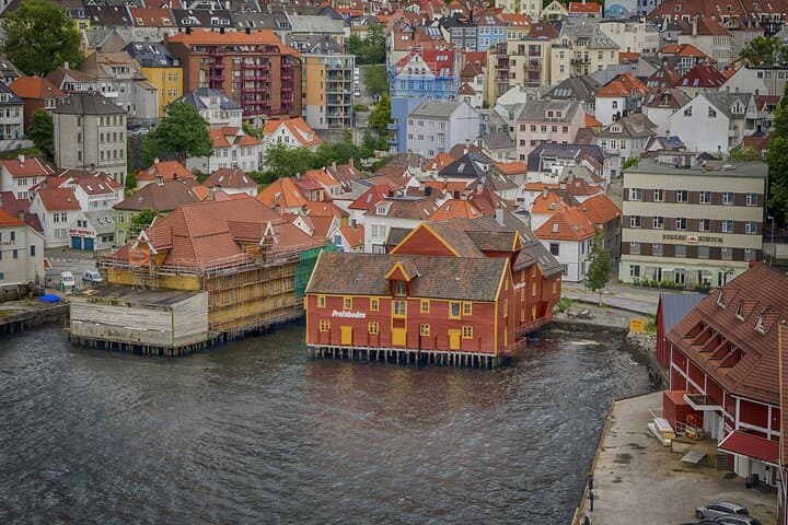 Private Transfer From Oslo to Bergen with 2-Hour Drammen Stop photo 3