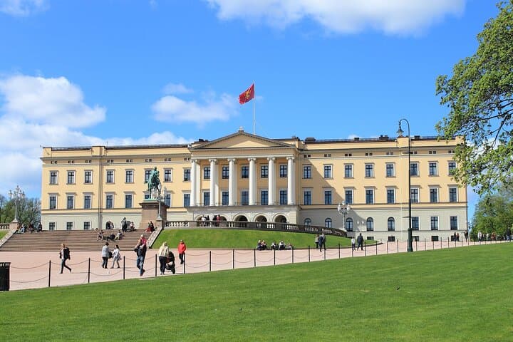 Private Transfer from Drammen to Oslo with 2-Hour Henie Onstad Stop