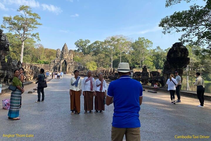 One-Day Angkor Park Small-Loop: Private English-Speaking Guide to Angkor Wat, Bayon & Ta Prohm