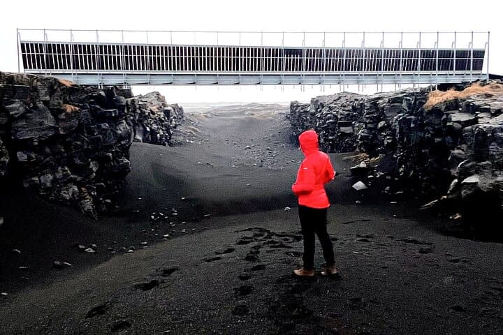 Private Reykjanes Peninsula Guided Tour — Geothermal Fields, Fissures & Blue Lagoon Option