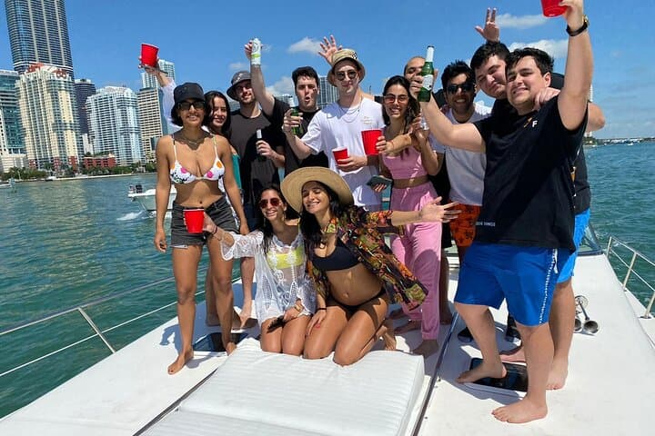 Private 52' Yacht Charter on Biscayne Bay — Miami Day Cruise photo 6