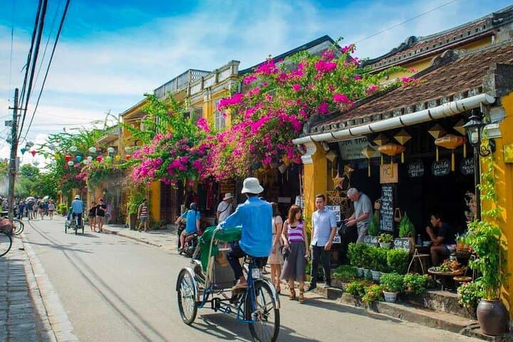 Hoi An Food & Heritage Walking Tour: Markets, Lanterns & Colonial Streets photo 3