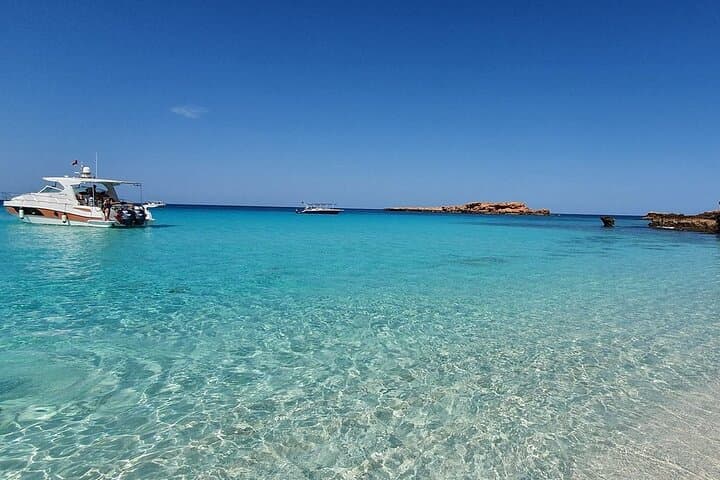 Full-Day Dimaniyat Islands Snorkeling Excursion from Muscat