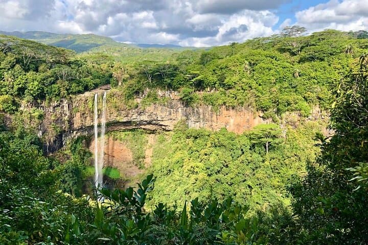 Guided Southwest Mauritius Day Tour: Chamarel, Grand Bassin & Le Morne photo 3