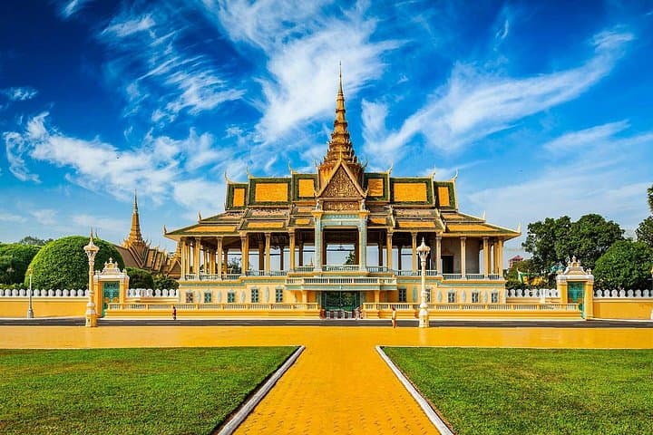 Private 5-Day Guided Tour Phnom Penh to Siem Reap — Angkor Temples, Tonle Sap & Cultural Highlights photo 2