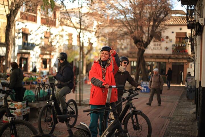 Granada Electric Bike Highlights with Tapas Stops — Albaicín, Sacromonte & Alhambra Views photo 5