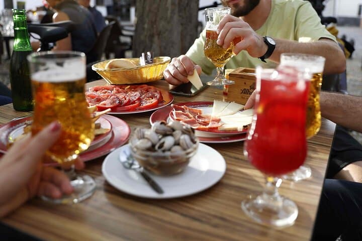 Granada Electric Bike Highlights with Tapas Stops — Albaicín, Sacromonte & Alhambra Views photo 3