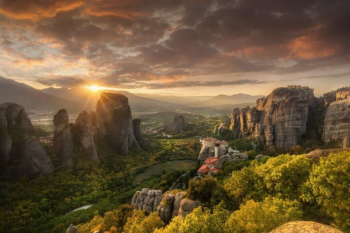 Sunset Meteora Private Photography Tour: Capture Golden Hour over the Monasteries