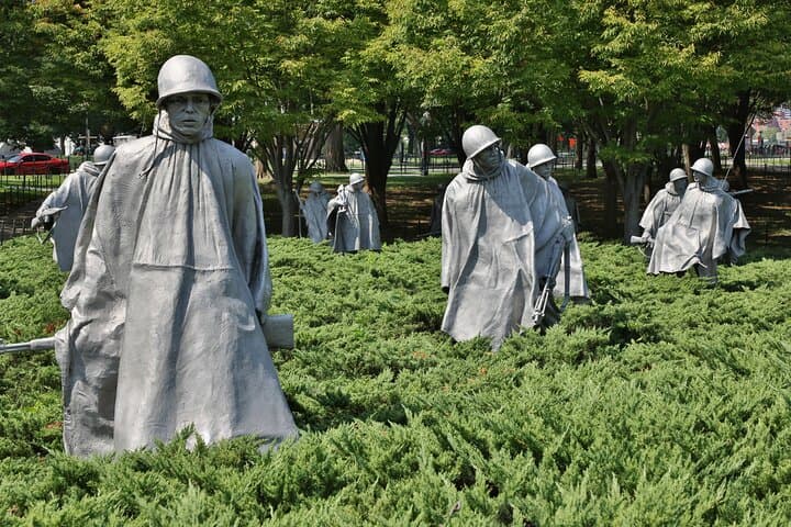 dc-monuments-walking-tour-small-group-big-ideas photo 6