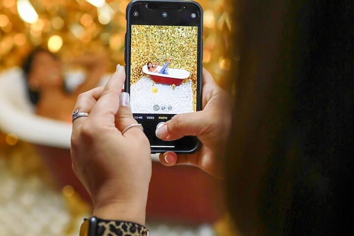 All-Day VIP Pass to Original Selfie Museum Seattle — Photo Installations, Timing & Tips photo 2