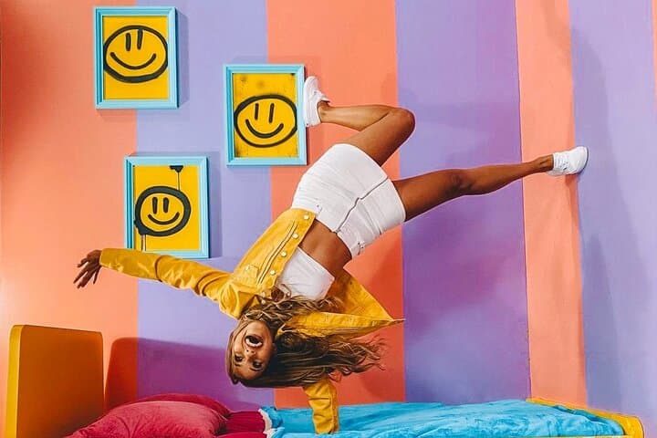 All-Day VIP Pass to Original Selfie Museum Seattle — Photo Installations, Timing & Tips